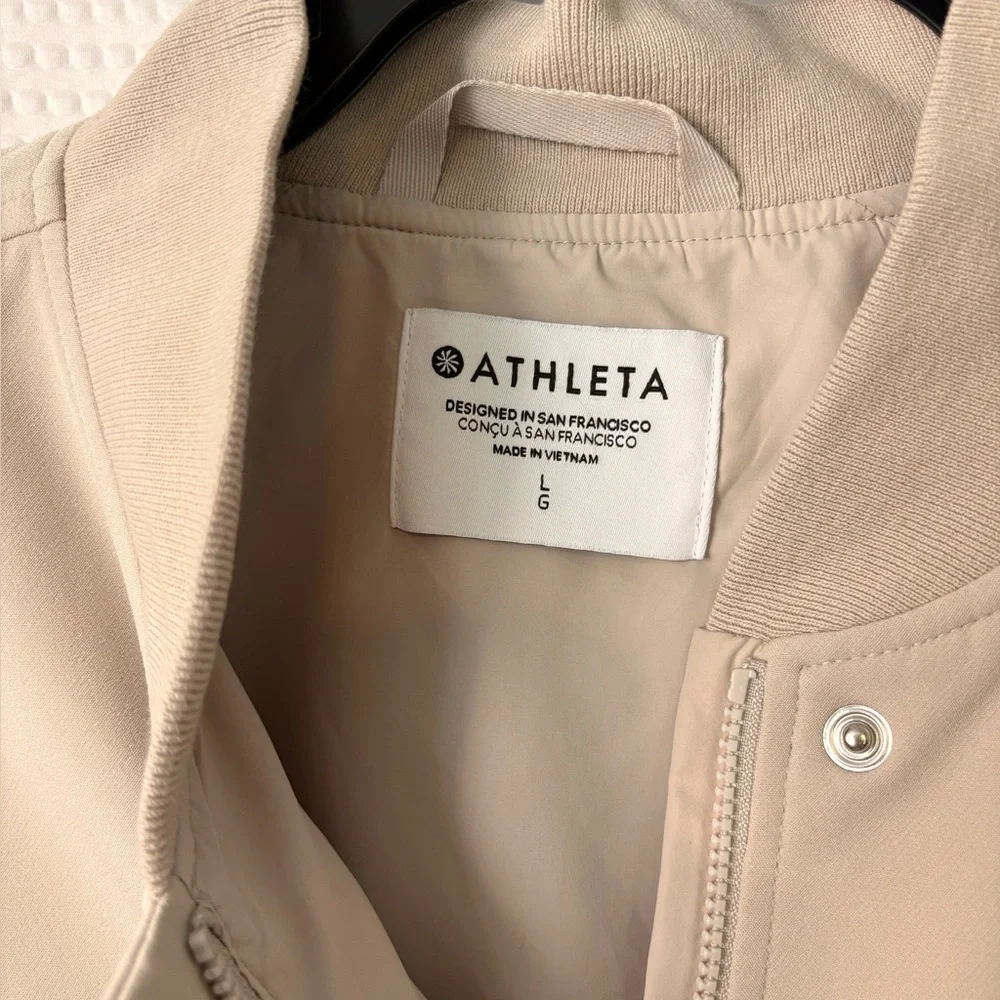 Athleta Endless Bomber Jacket in Abalone Sz lg